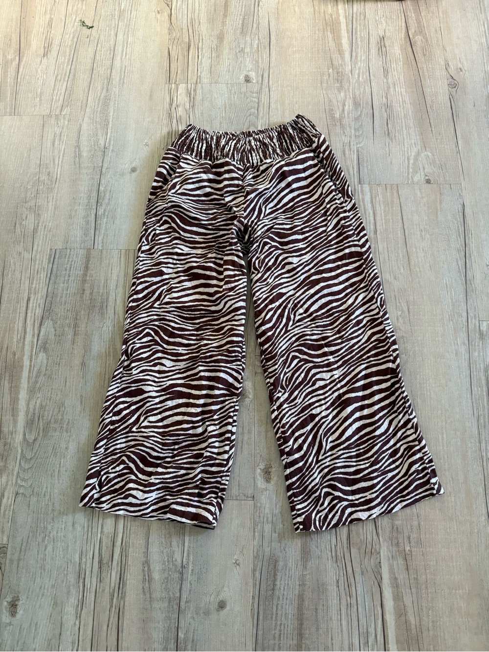 Tahari Zebra Print Brown Flowy Pants M